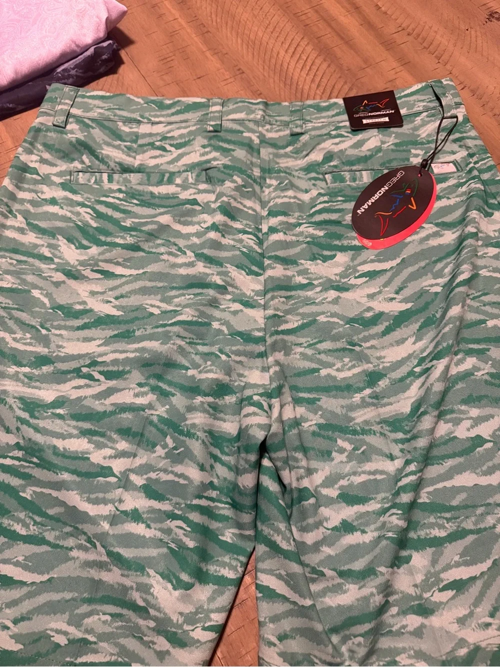 Greg Norman Collection Green & White Wave-Print Flat Front Shorts